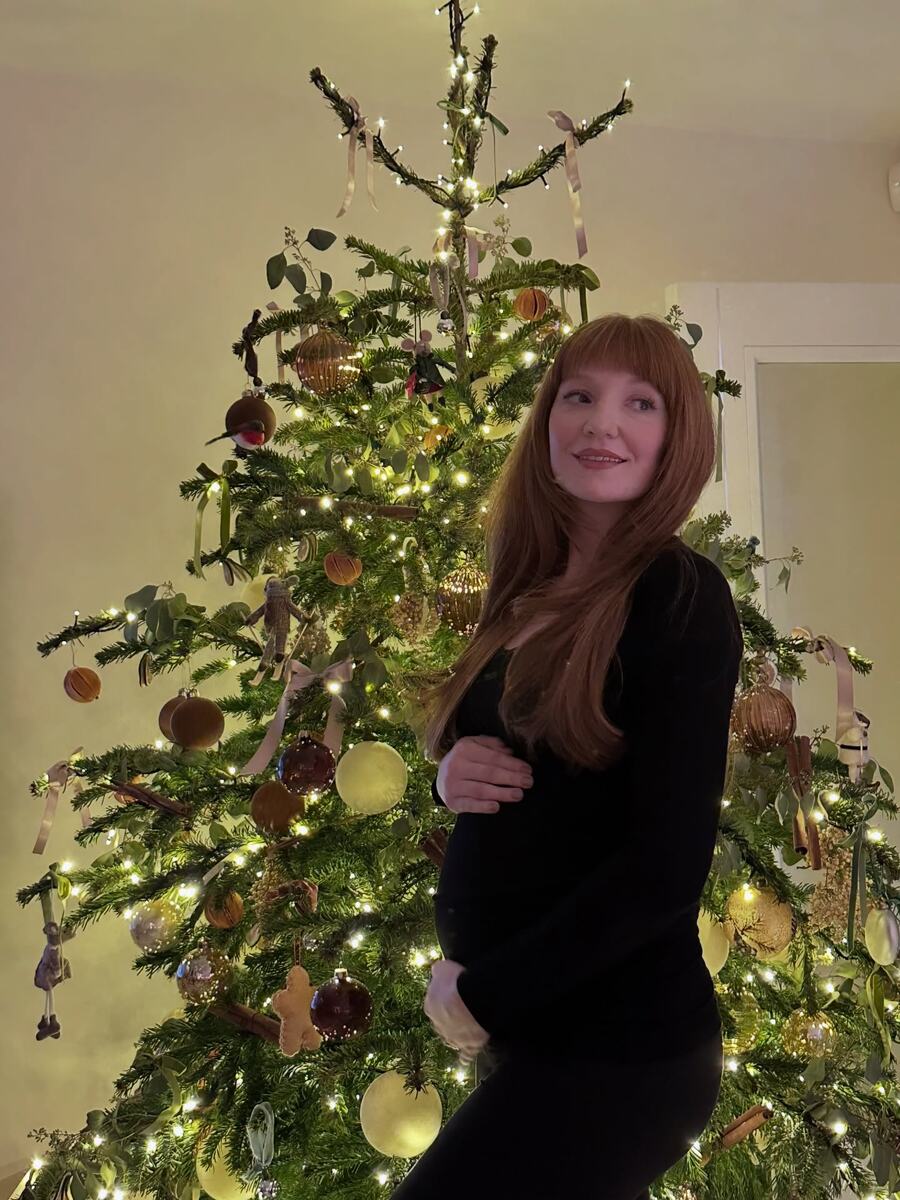    Никола Робертс ждет первенцаСоцсети Николы Робертс