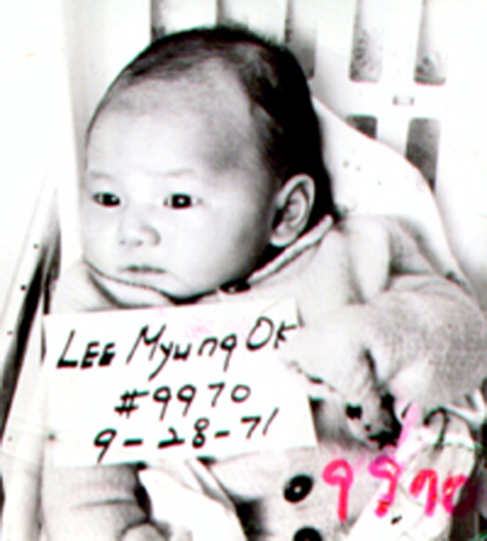 Ли Мён Ок, изображенная на фотографии в младенческом возрасте, была удочерена семьей в Норвегии в 1972 году в возрасте шести месяцев (Фото предоставлено Global Overseas Adoptees' Link)