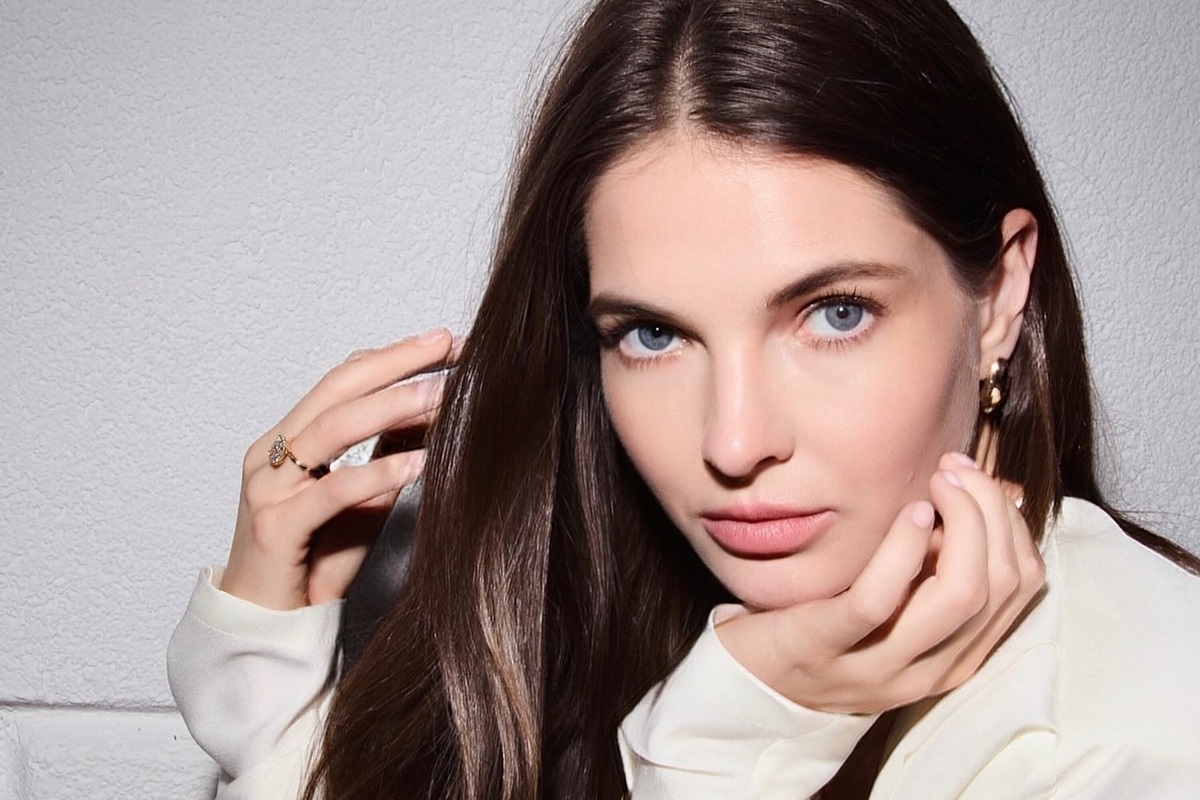     «Всё плохо, я уже наплакалась, меня сглазили»: Наталья Бардо вместе с Марюсом Вайсбергом и сыном прилетела в США