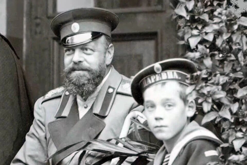 Император Александр III с любимым сыном Михаилом