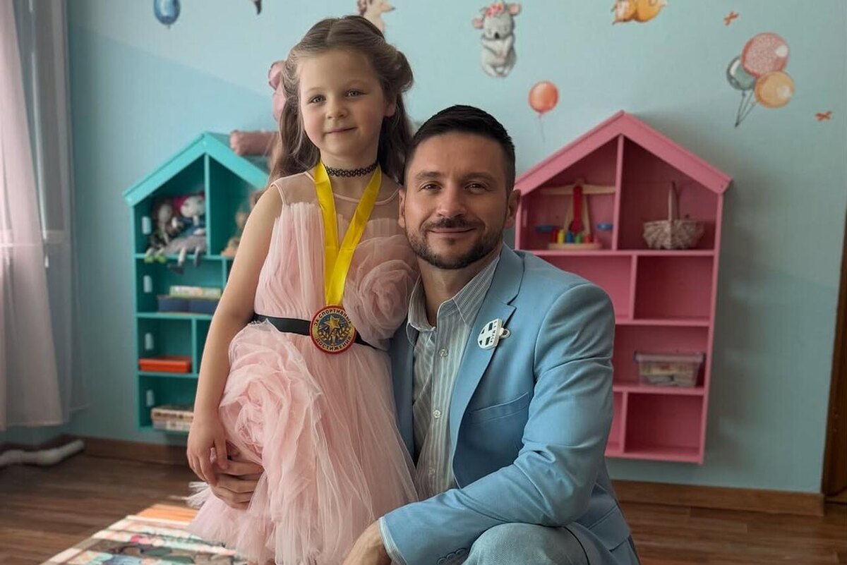    Сергей Лазарев с дочкой Анной Социальные сети