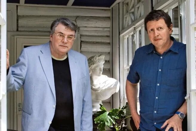    Александр Ширвиндт с сыном Михаилом в юные годы.