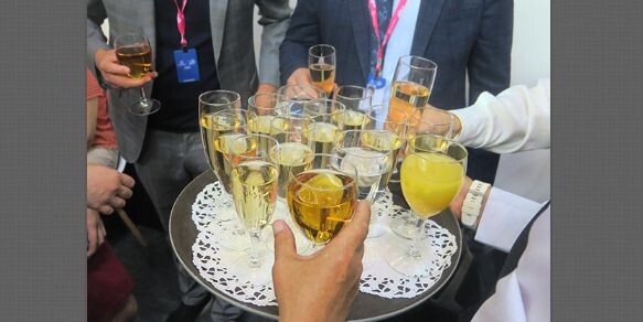 Шикарная лакшери-вечеринка вызвала осуждение