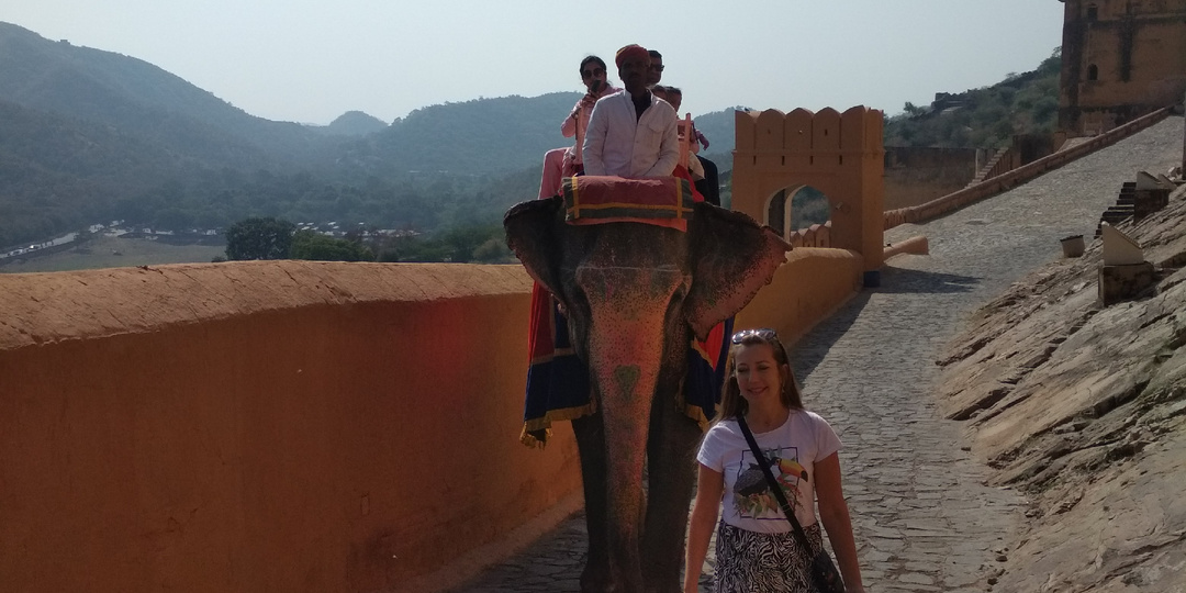 Самые красивые места Джайпура- кенотафы,колодец и форт Амбер!