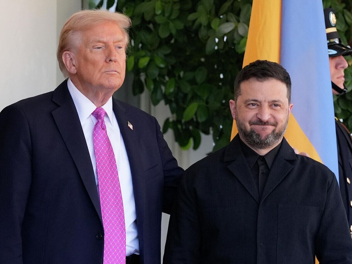    Президент США Дональд Трамп и Владимир Зеленский во время встречи в Белом доме | © AP Photo / Alex Brandon