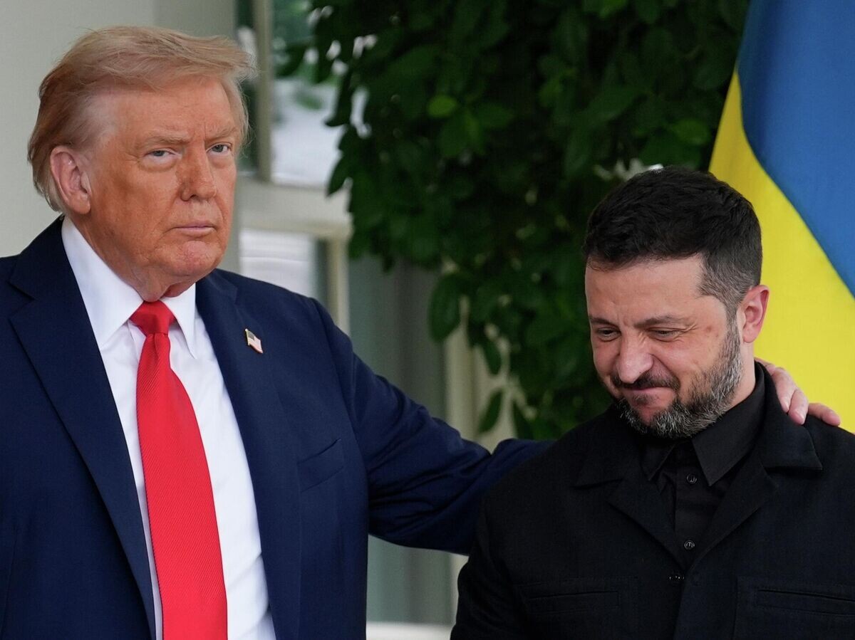    Президент США Дональд Трамп встречает в Вашингтоне Владимира Зеленского, прибывшего в США на встречу© РИА Новости . Стрингер