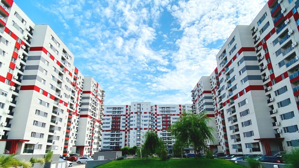 За что управляющие компании теперь должны делать перерасчет собственникам квартир: новое решение суда