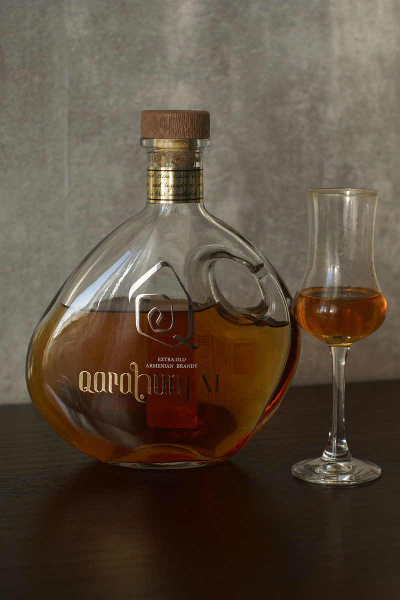 Зачем? Зачем подарил себе колечко?