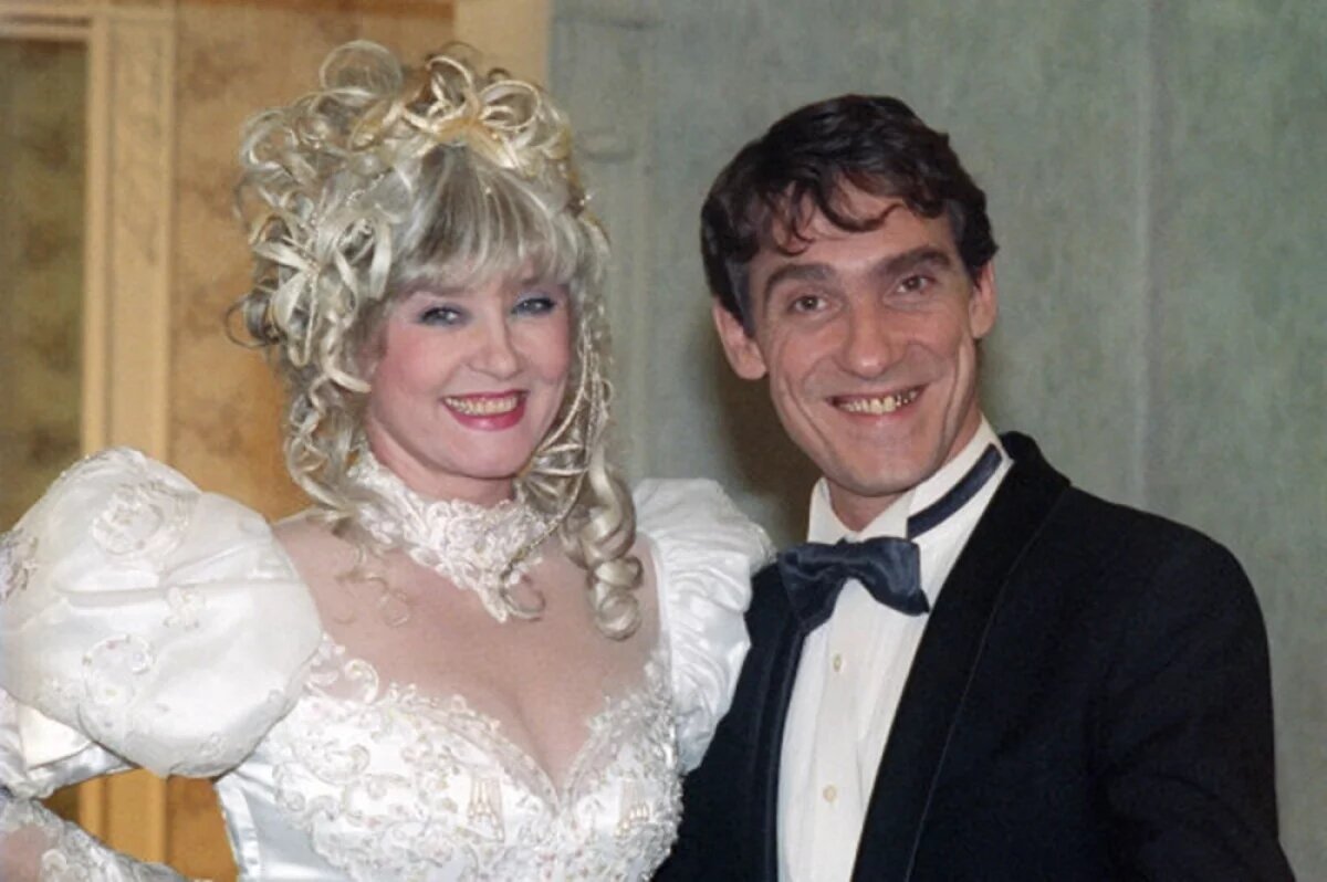    Для актрисы было особым удовольствием потратить несколько дней на выбор наряда.