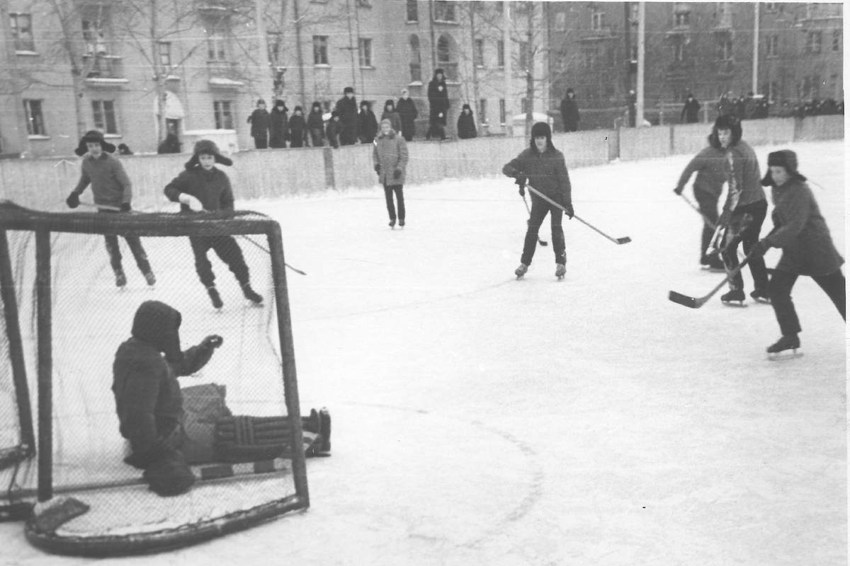 Хоккейная коробка на 27-м квартале