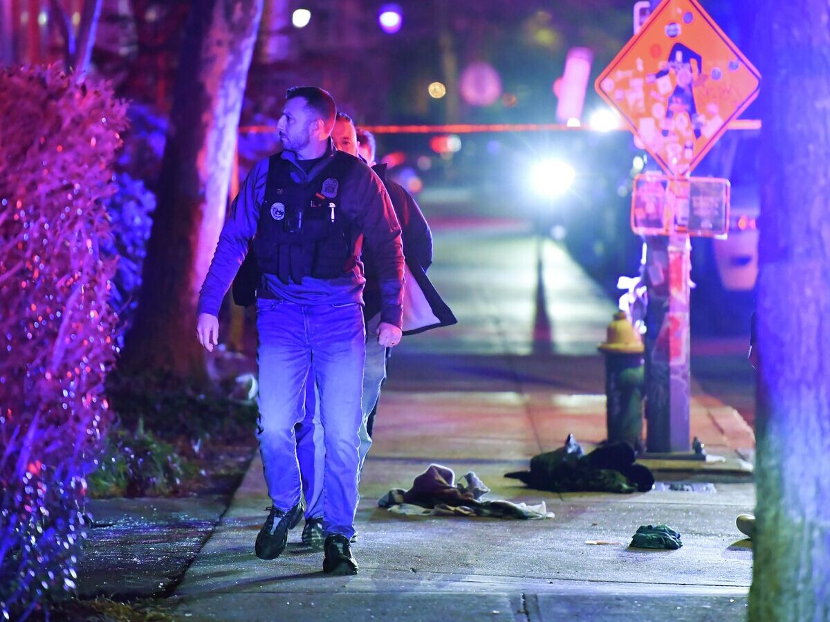    Экстренные службы на месте стрельбы в Брауновском университете в Провиденсе, штат Род-Айленд | © AP Photo / Steven Senne