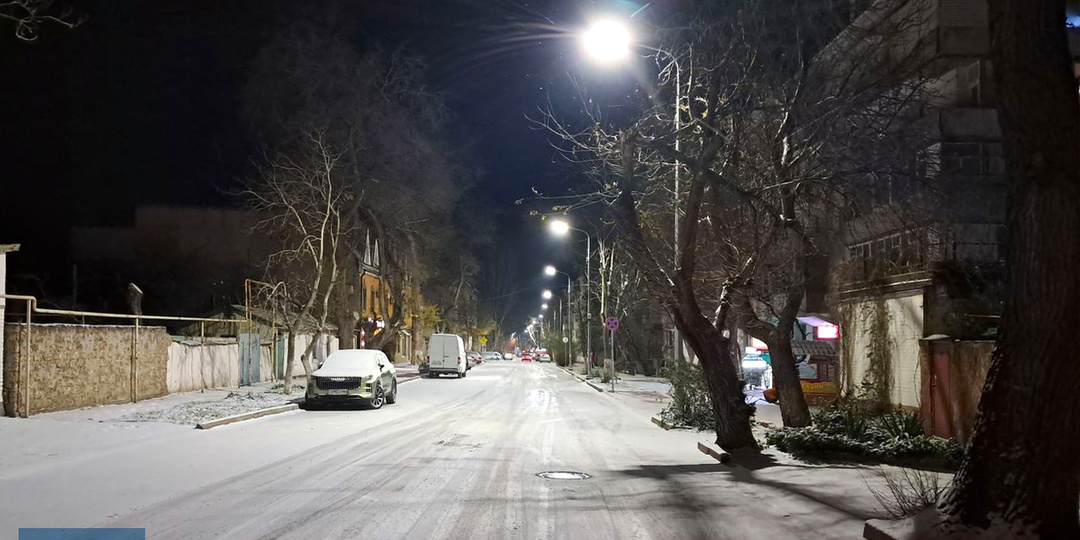 Снежная ночь в Феодосии