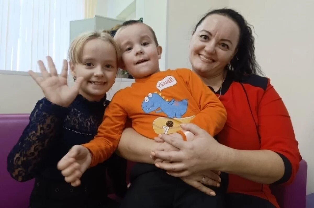    Глядя на этого весёлого улыбчивого мальчика и не скажешь, что у него есть какие-то проблемы