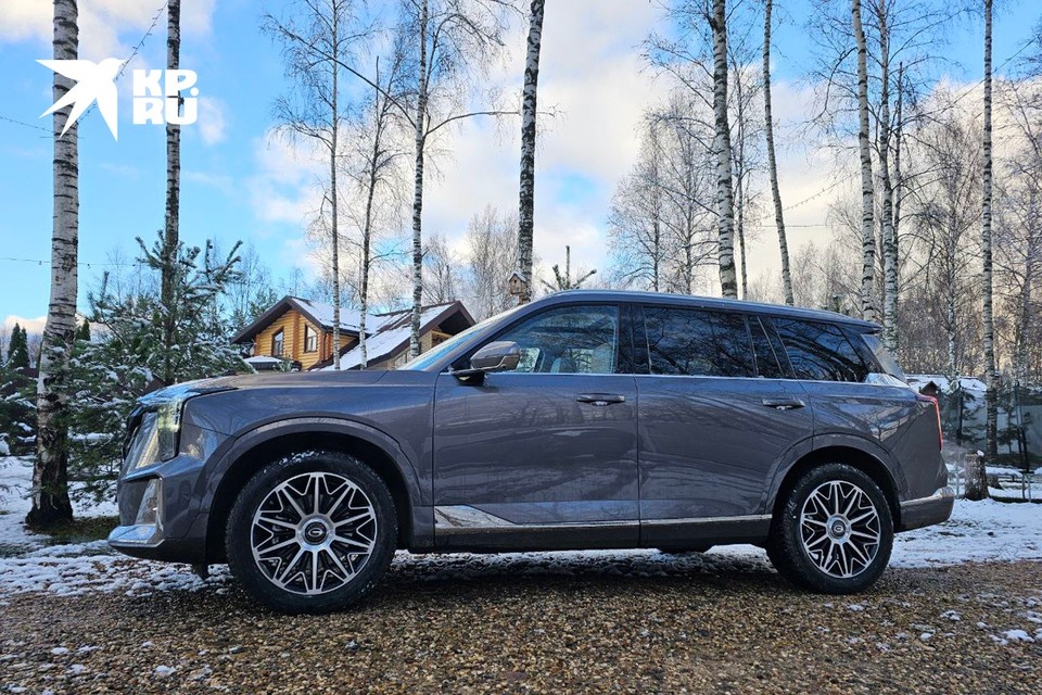    GAC GS8 впечатляет размерами, при этом выглядит современно и стильно. Фото: Николай МЫСИН