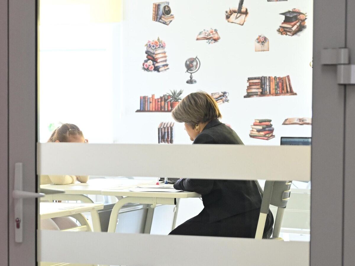    Тестирование детей иностранных граждан и лиц без гражданства РФ на знание русского языка | © РИА Новости / Максим Богодвид