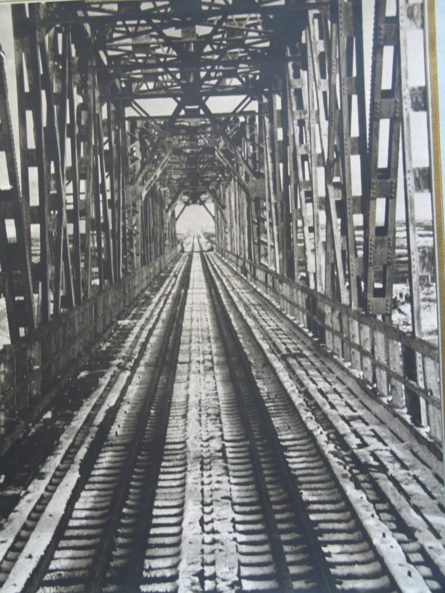 Мост на трассе дороги Чум-Салехард-Игарка. Фото из фондов Государственного архива Российской Федерации