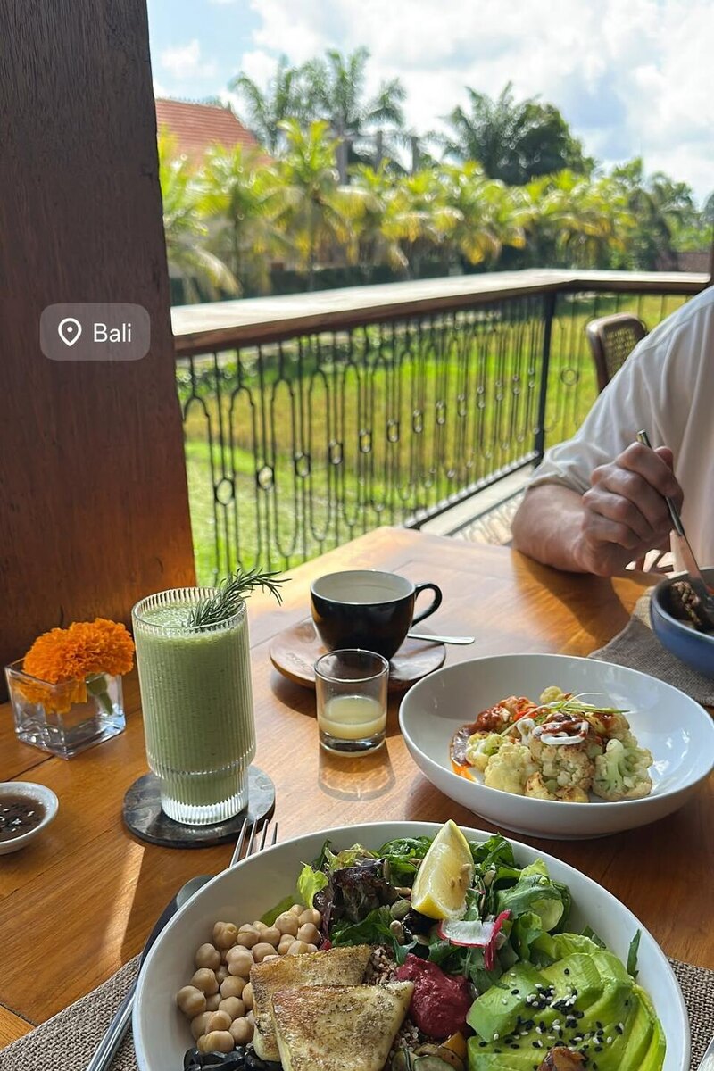     Социальные сети