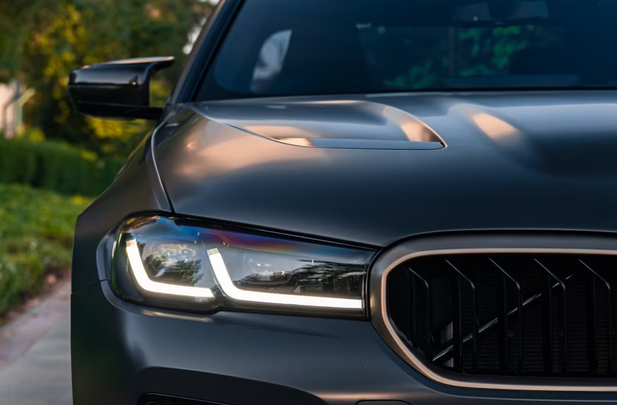 Седан, который способен обогнать гиперкар