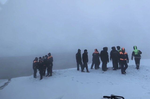    На происшествие выехали спасатели и ведомства. Фото: Служба Спасения Якутии