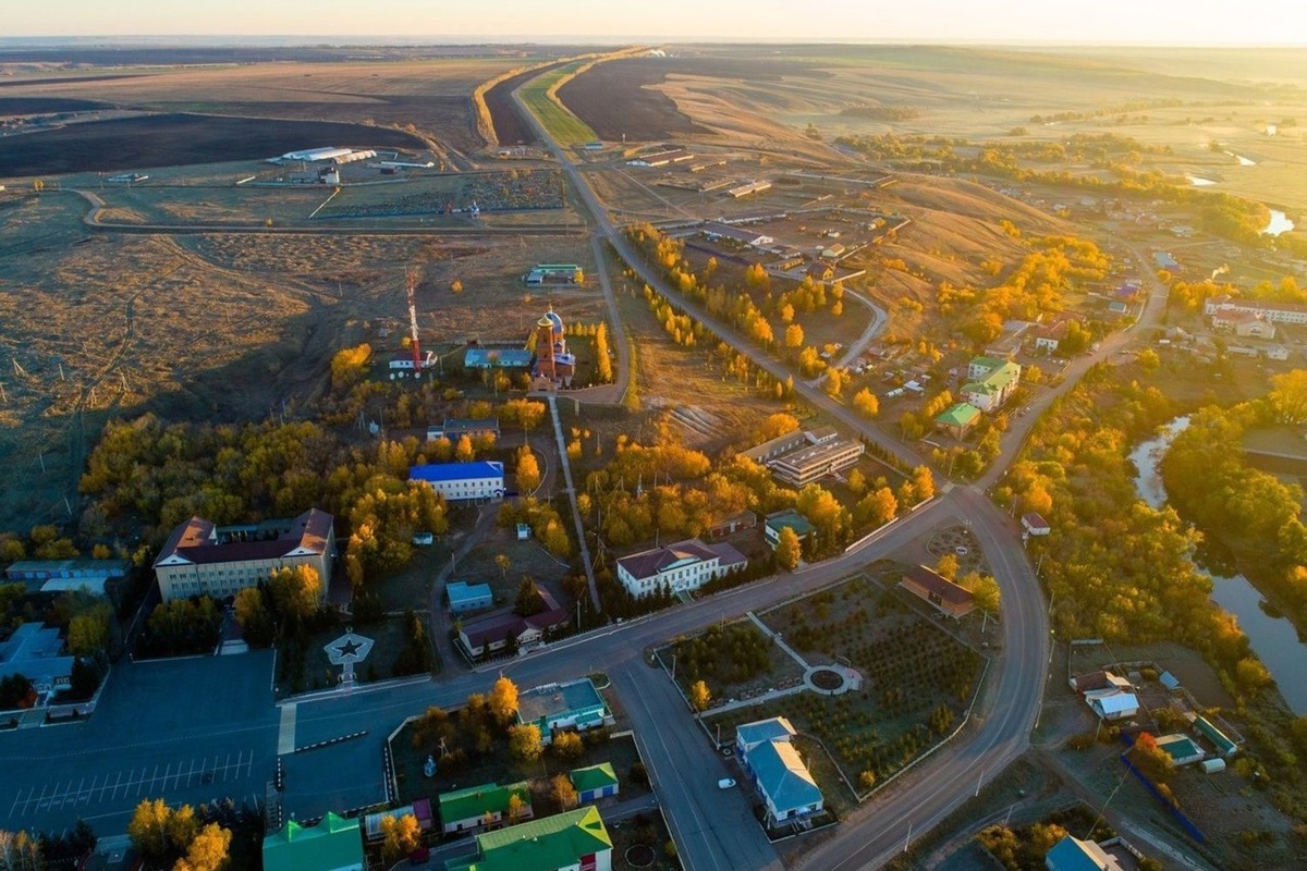    Среди запросов жителей района значительная доля принадлежит строительству дорог. предоставлено администрацией Новошешминского района