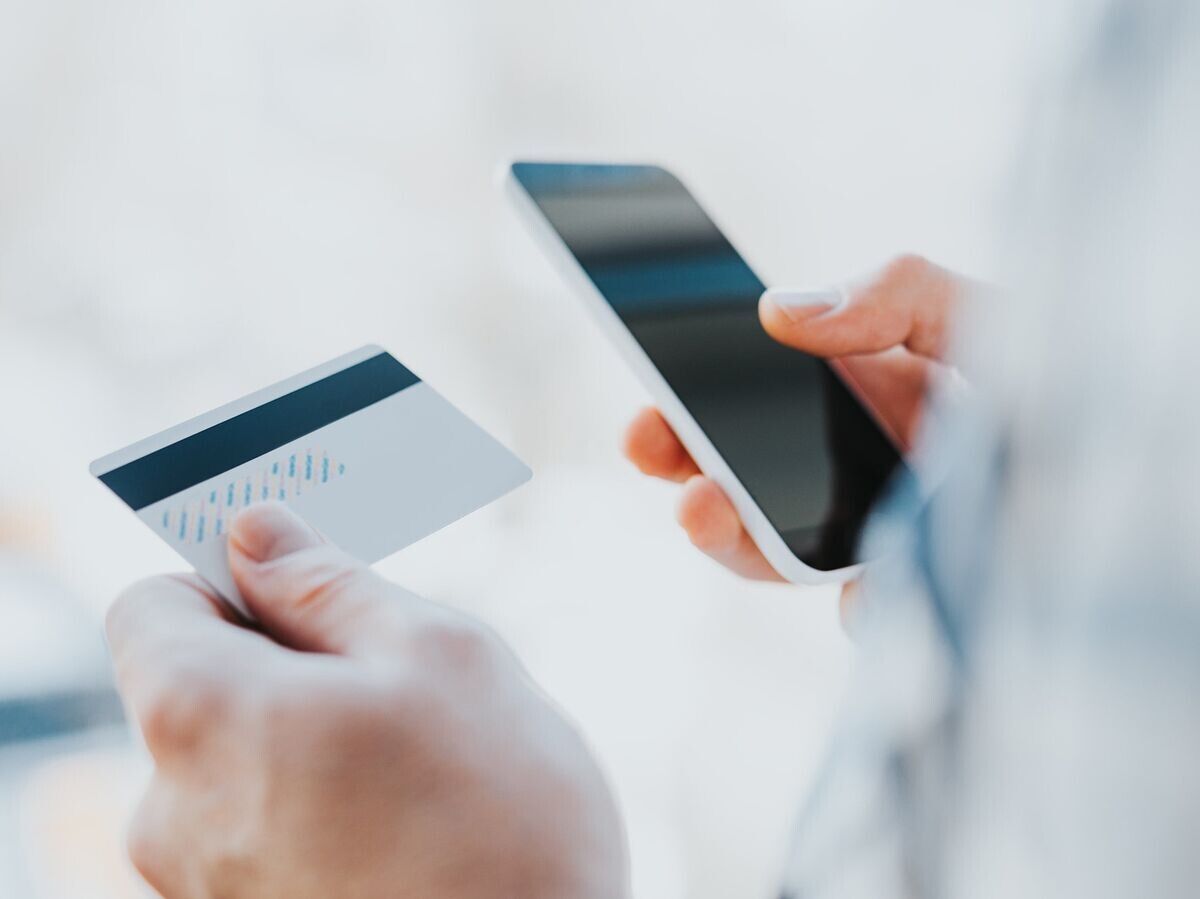    Кредитная карта и интернет | © Fotolia / kegfire