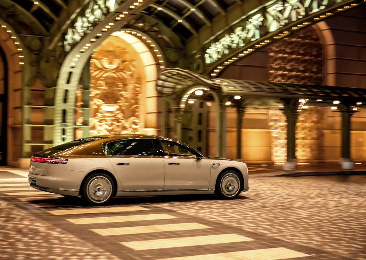 Детали экстерьера Maextro S800