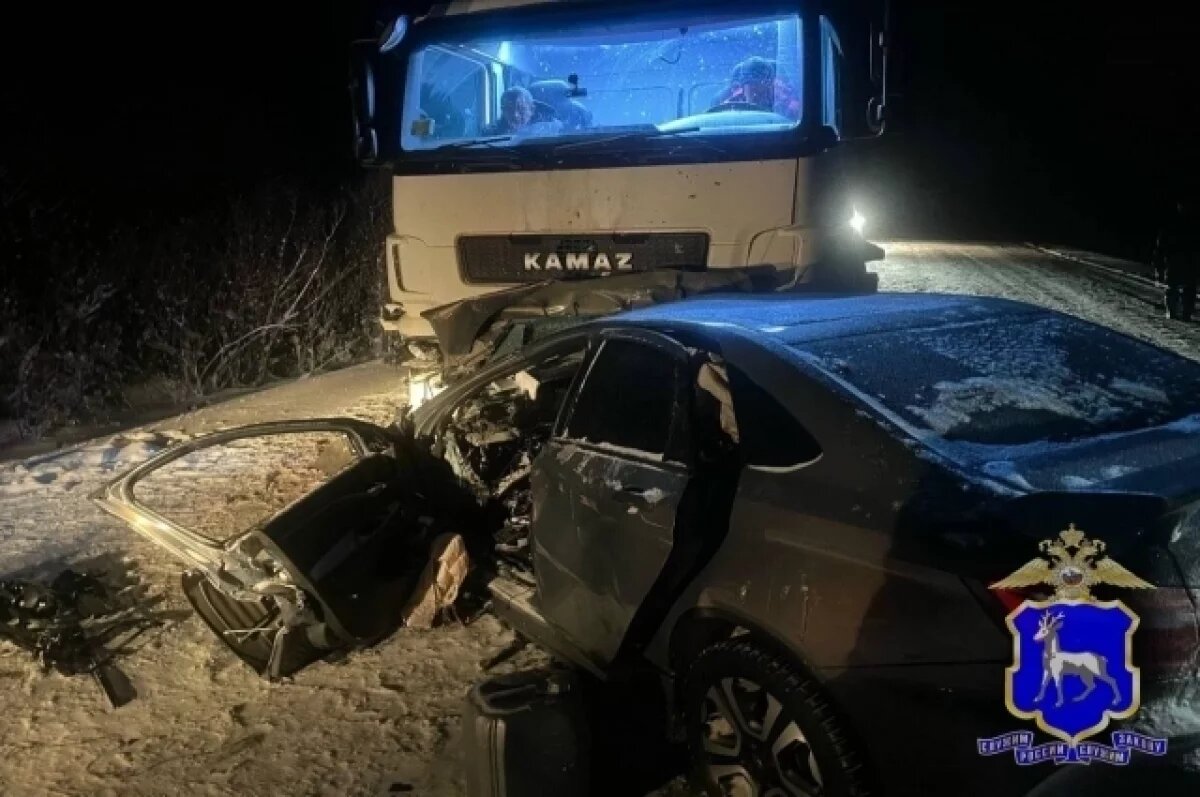    В Самарской области в жутком лобовом столкновении погибли два человека