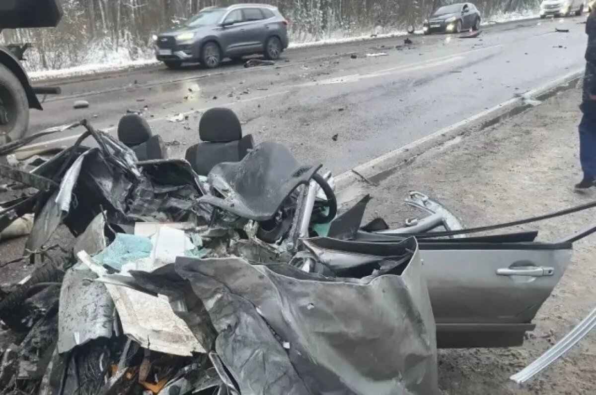    Водитель и пассажирка Mitsubishi погибли на брянском участке трассы М-3