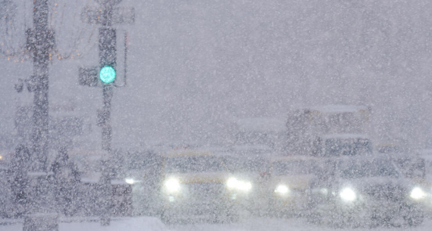    Камчатку засыпало снегом: перекрыты дороги и возможны отключения электричества ИЗВЕСТИЯ/Анна Селина