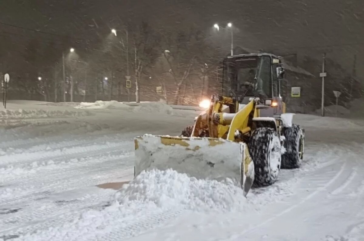    Каникулы досрочно, автобусы не ходят.