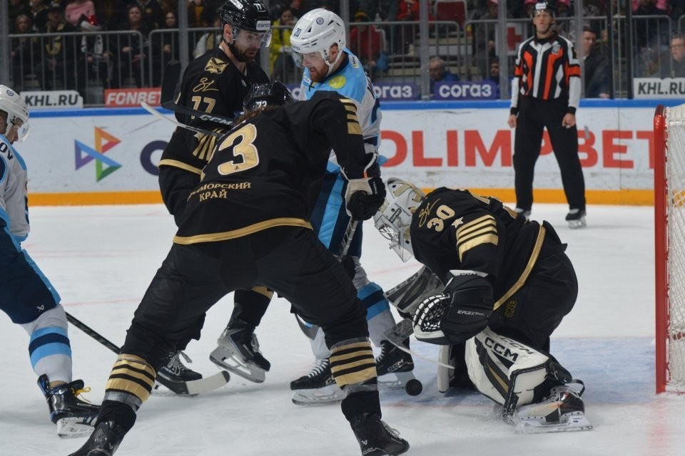    «Адмирал» под Новый год ведет борьбу с «Сибирью» Софья Марусина