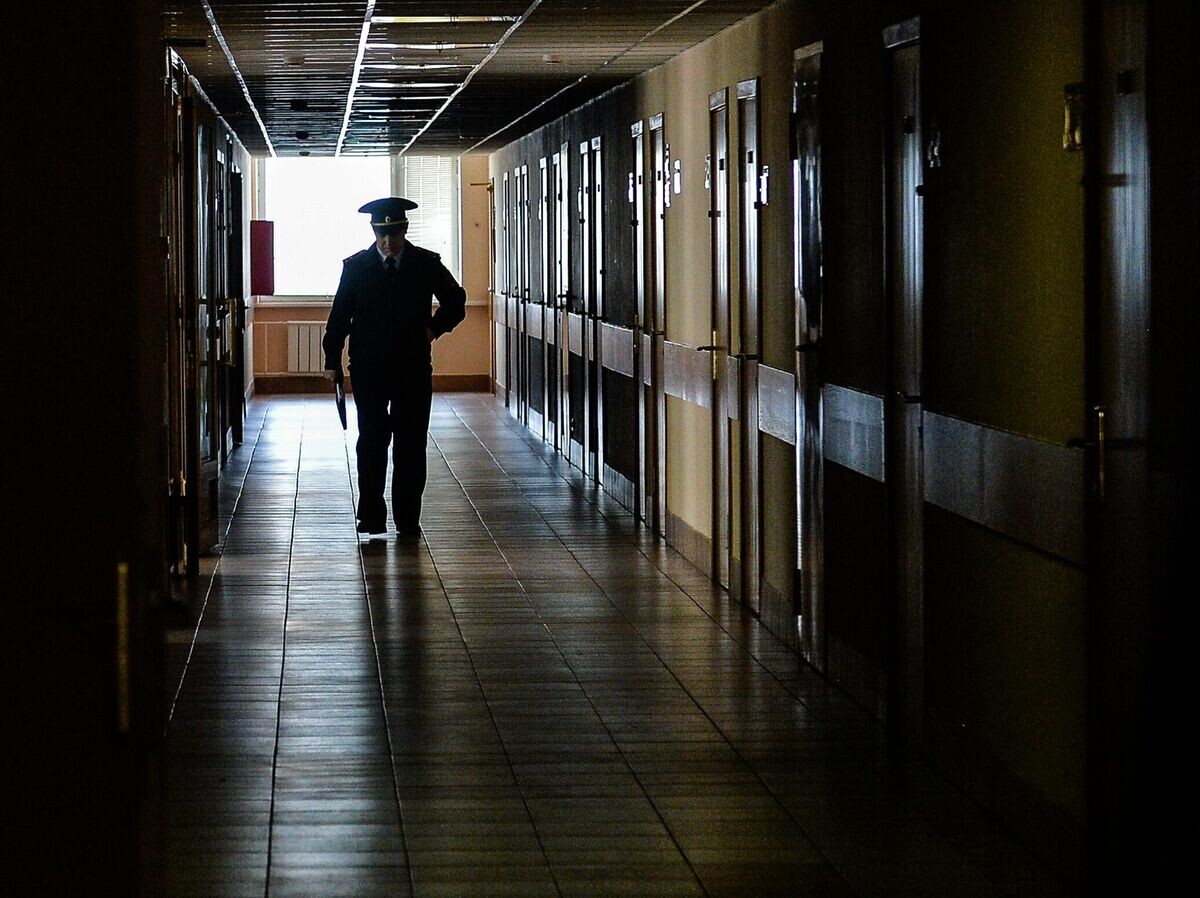    Сотрудник в коридоре Управления Министерства внутренних дел РФ по городу Москве | © РИА Новости / Владимир Песня