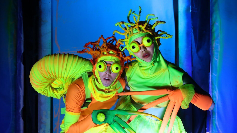 Сцена из спектакля «Волшебная одиссея. Миссия “Новый год”», режиссер Дмитрий Отяковский.📷Фото: ГБУК города Москвы «МКЗ «Зарядье»