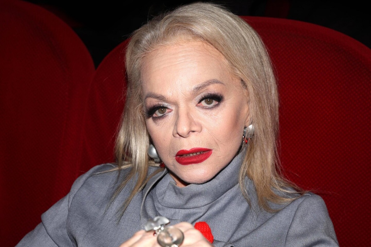     Лариса Долина после поражения в суде удостоилась овации в финале спектакля в Театре на Таганке