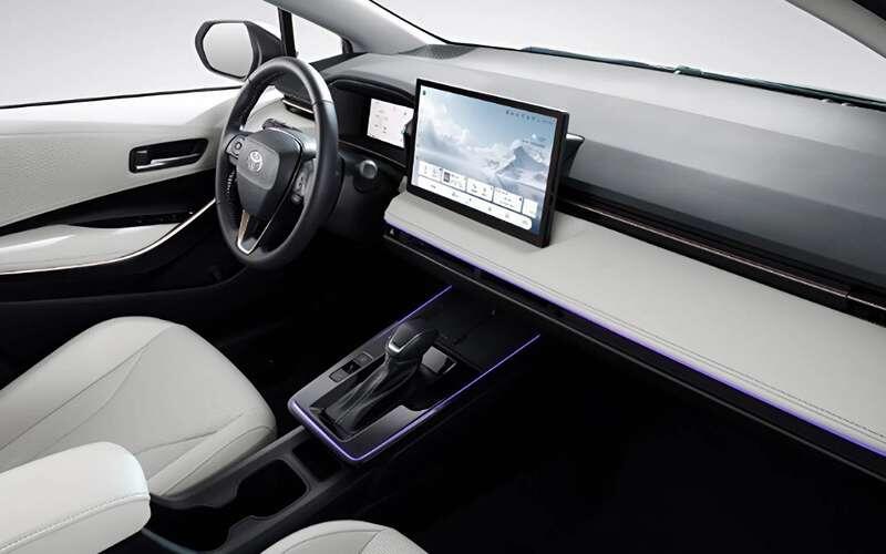    Интерьер Toyota Corolla