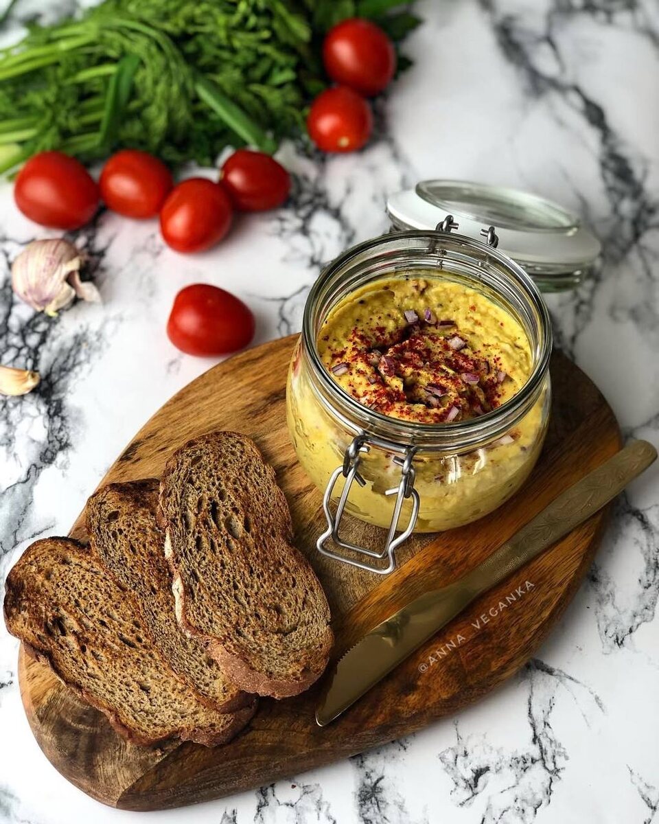 Паштет из фасоли с "яичным" вкусом