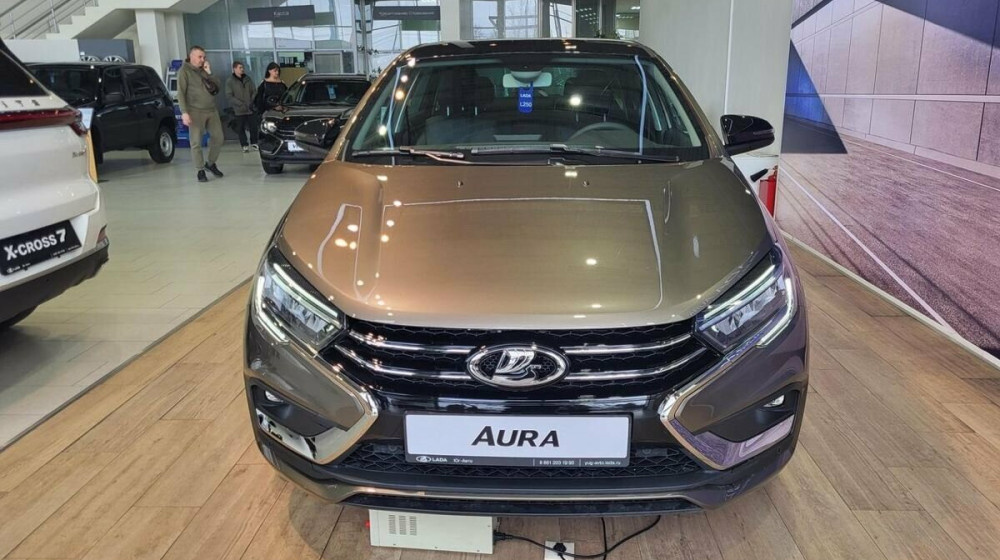    Лада Аура шокирует ценой и характеристиками что случилось с российским люксом