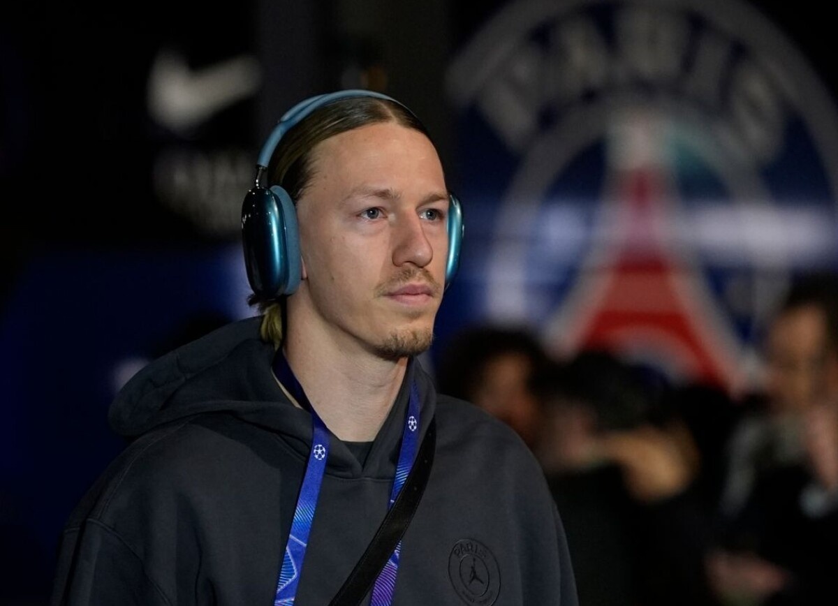     Фаны «ПСЖ» в восторге от интервью Сафонова на французском языке: уже говорит лучше Месси, Неймара и Ибрагимовича