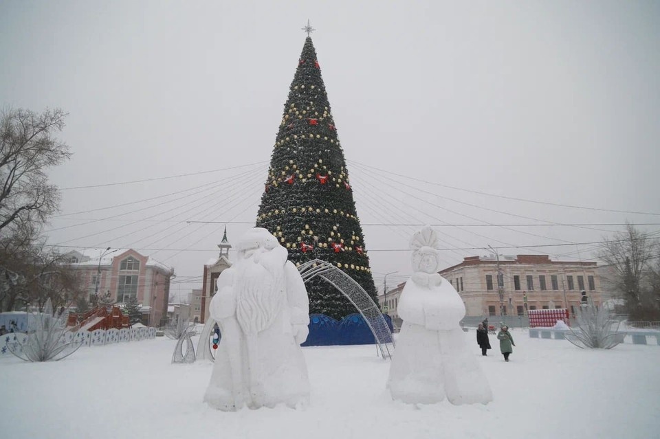    В Барнауле открылся главный городской Новогодний городок Олег УКЛАДОВ