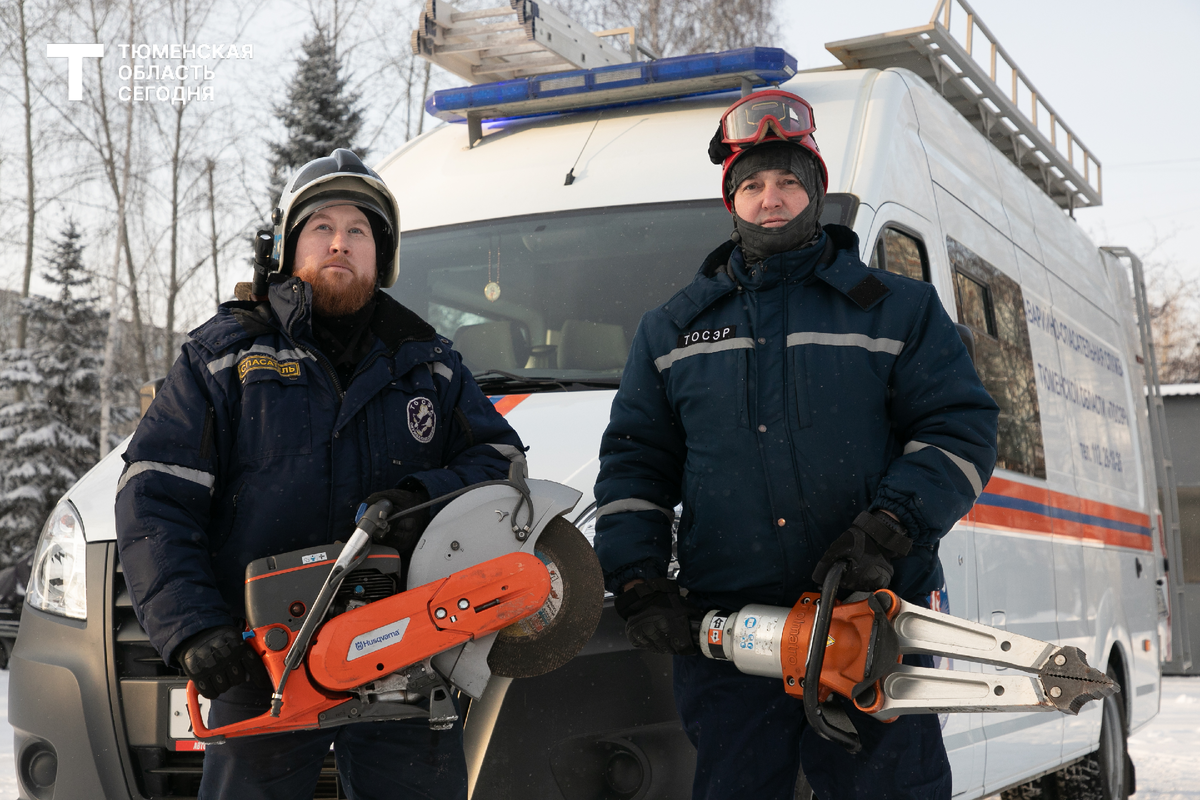 Спасатели ТОСЭР – универсалы. Они могут работать в воде, на холоде и на высоте
Фото Сергея КУЛИКОВА