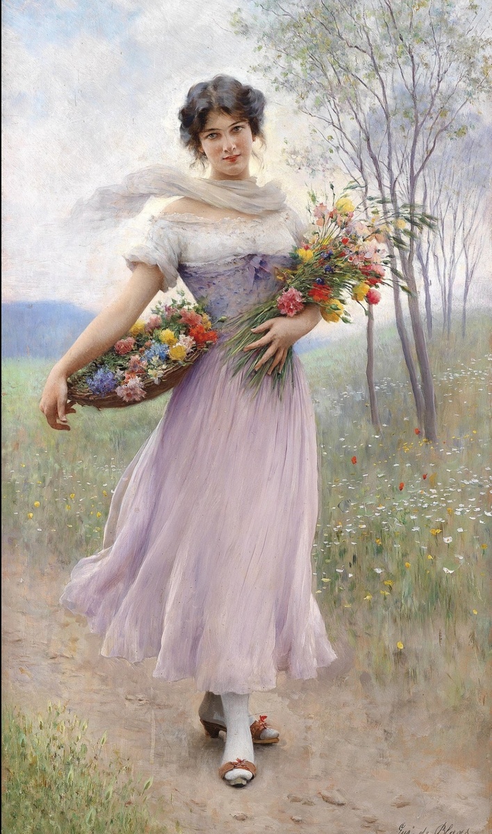 Девушка в сиреневом платье.