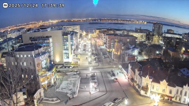 Как я смотрю из окна своей квартиры за 900 километров от нее