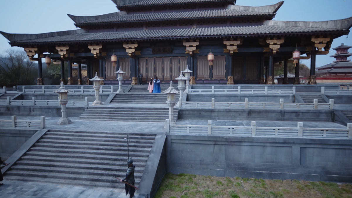 Зал Линсин – гробница или кладбище правителей. Можно приходить в любое время, но только коронованным особам. Скриншот из китайского сериала «Светлый пепел Луны» дорама, Китай, 2023 год.