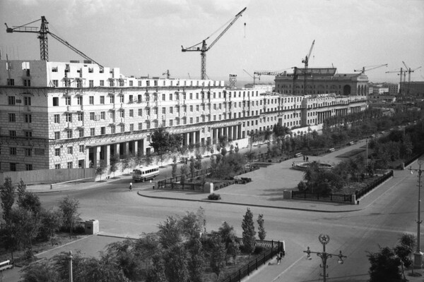    Восстановление Сталинграда из руин после Великой Отечественной войны / Александр Моклецов/РИА Новости