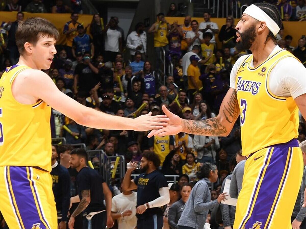    Баскетболисты "Лос-Анджелес Лейкерс" Остин Ривз (слева) и Энтони Дэвис | © Фото : Пресс-служба "Лос-Анджелес Лейкерс"