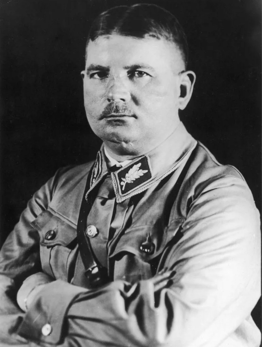 Эрнст Рём - Немецкий государственный, политический и военный деятель, один из лидеров национал-социалистов и руководитель СА.