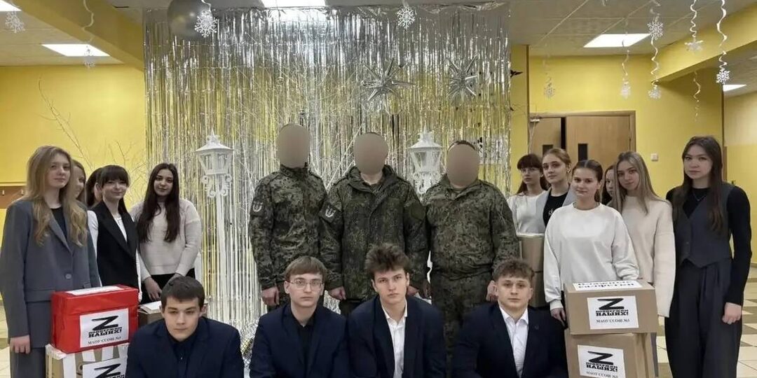 Школьники Стародуба поздравили с праздником защитников приграничья