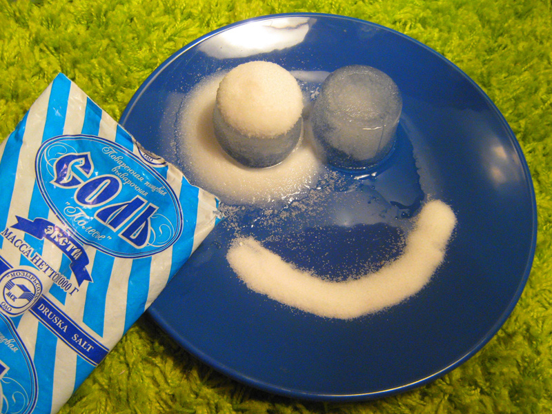 Поваренная соль против льда