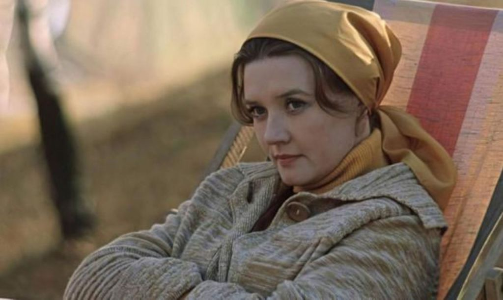 Вера Алентова в фильме "Москва слезам не верит"