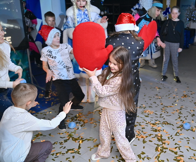 «Тверьгорэлектро» устроили традиционный новогодний праздник для детей сотрудников